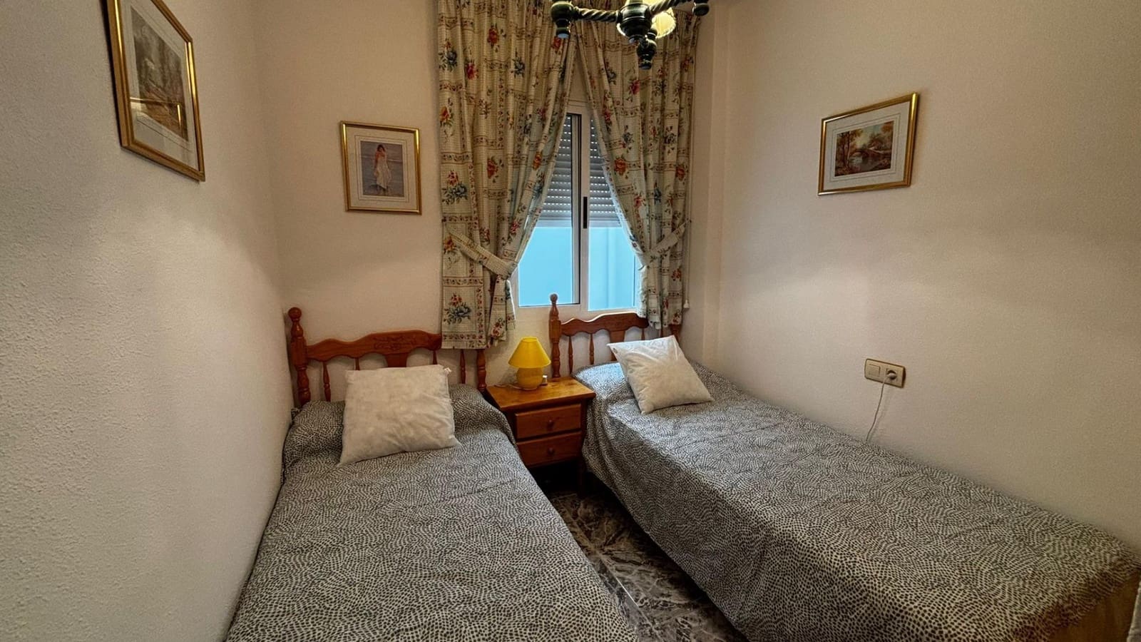 2 sovrum Lägenhet till salu i Torrevieja med garage - 140 000 € (Ref: 9744192)