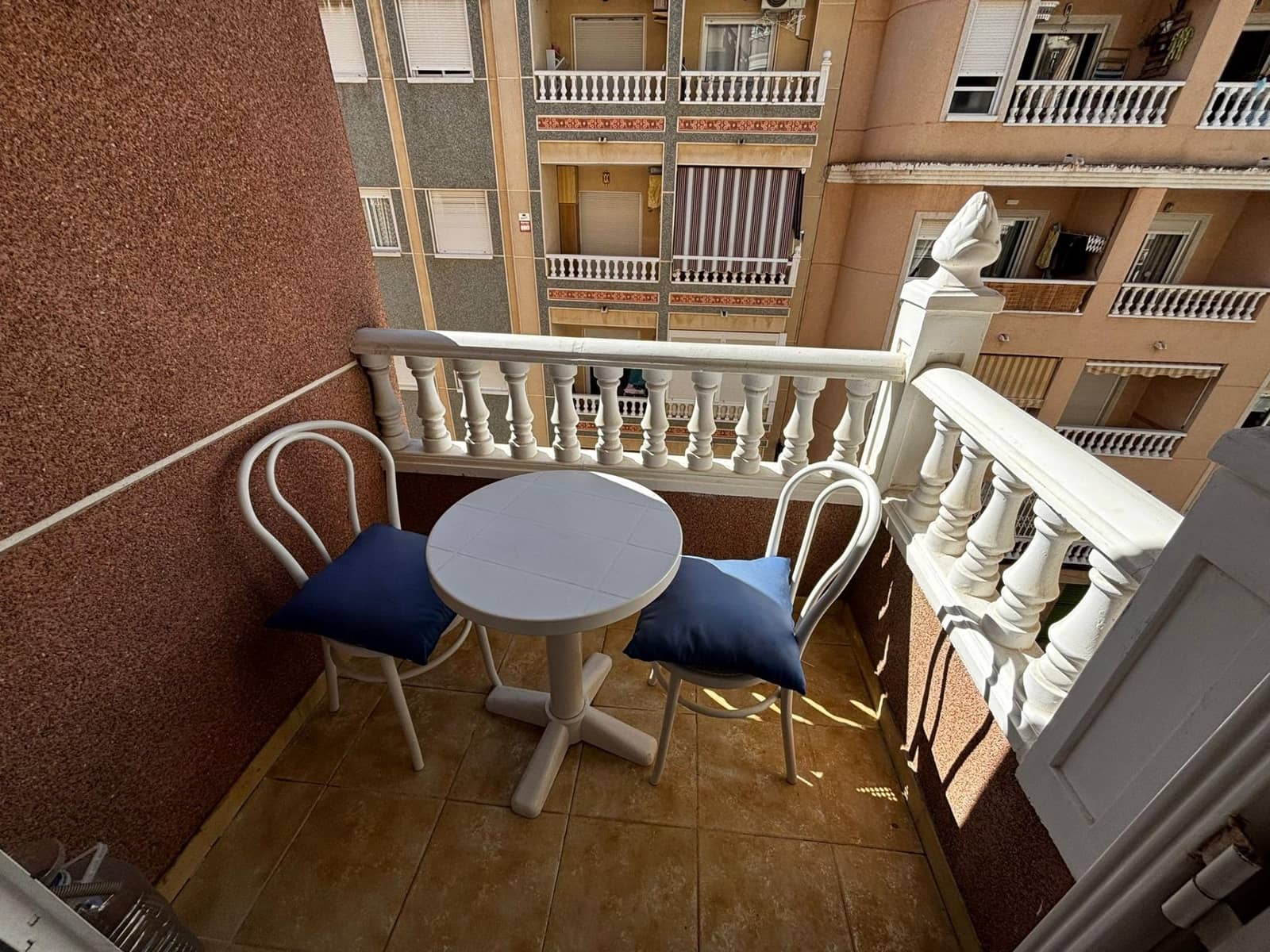 2 sovrum Lägenhet till salu i Torrevieja med garage - 140 000 € (Ref: 9744192)