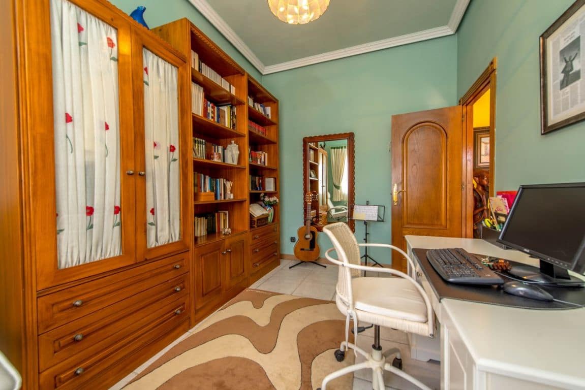 Chalet de 6 habitaciones en La Mata en venta con piscina garaje - 950.000 € (Ref: 9780777)