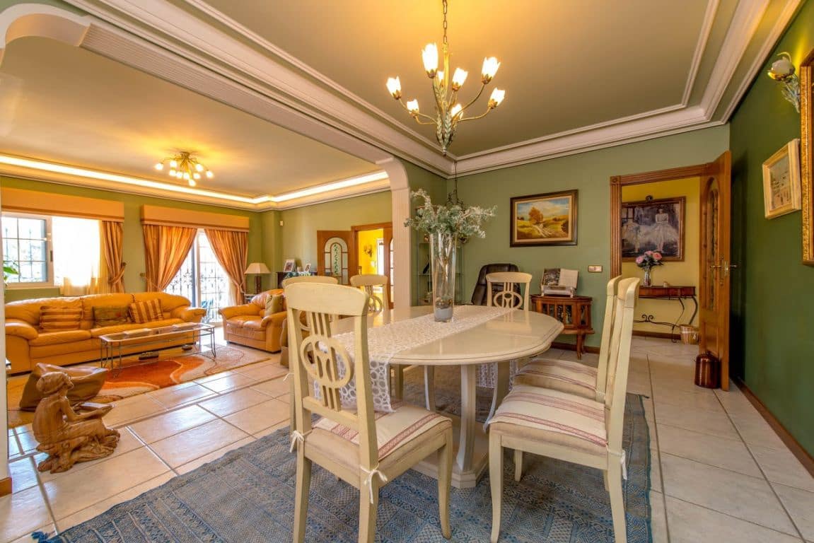 Chalet de 6 habitaciones en La Mata en venta con piscina garaje - 950.000 € (Ref: 9780777)