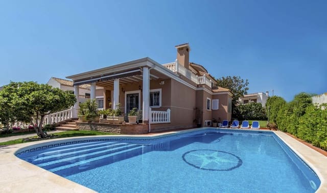 6 Zimmer Villa zu verkaufen in La Mata, Torrevieja mit Pool Garage - 950.000 € (Ref: 9780777)