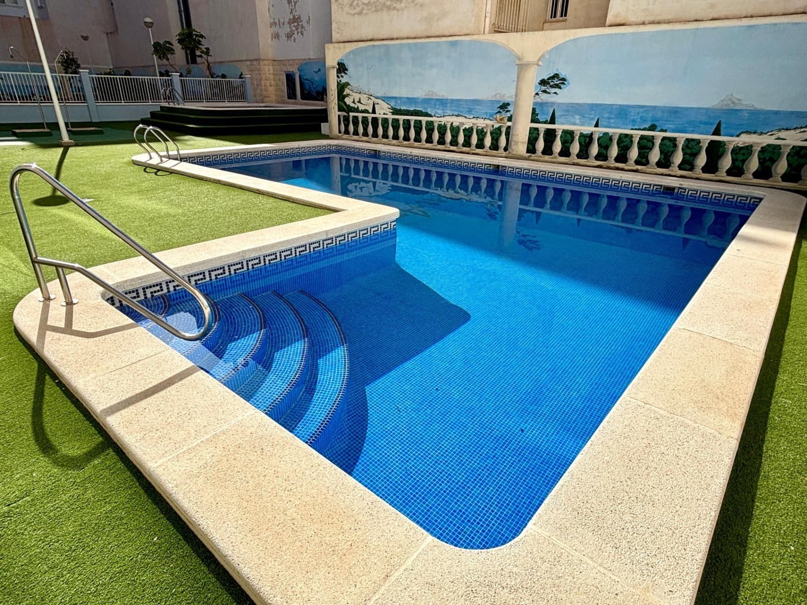2 Zimmer Apartment zu verkaufen in Torrevieja mit Pool - 159.000 € (Ref: 9797347)