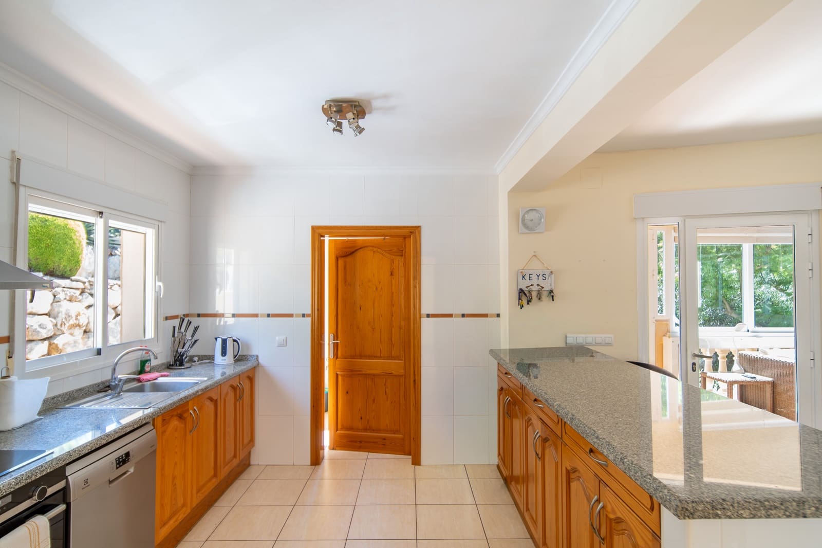 3 sypialnia Willa na sprzedaż w Ambolo z basenem - 795 000 € (Ref: 10120467)