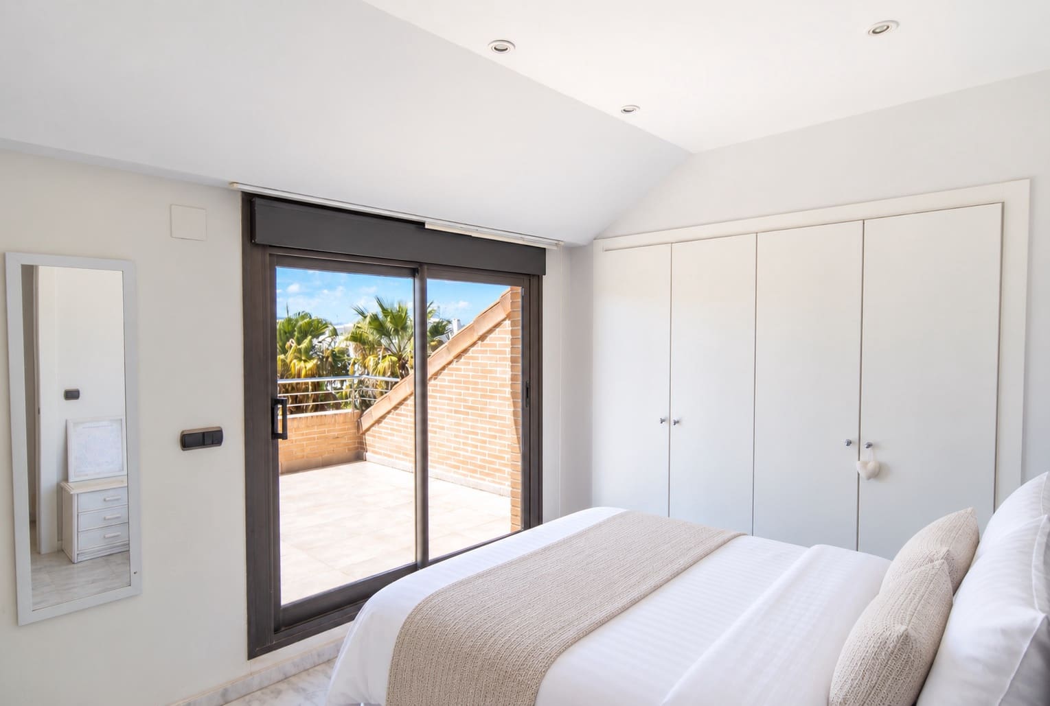 3 soveværelse Penthouse til salg i Arenal med swimmingpool garage - € 999.000 (Ref: 10120474)