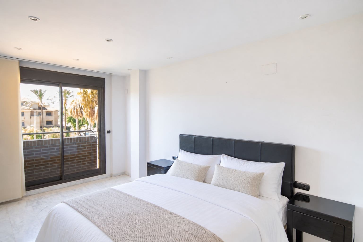 3 soveværelse Penthouse til salg i Arenal med swimmingpool garage - € 999.000 (Ref: 10120474)