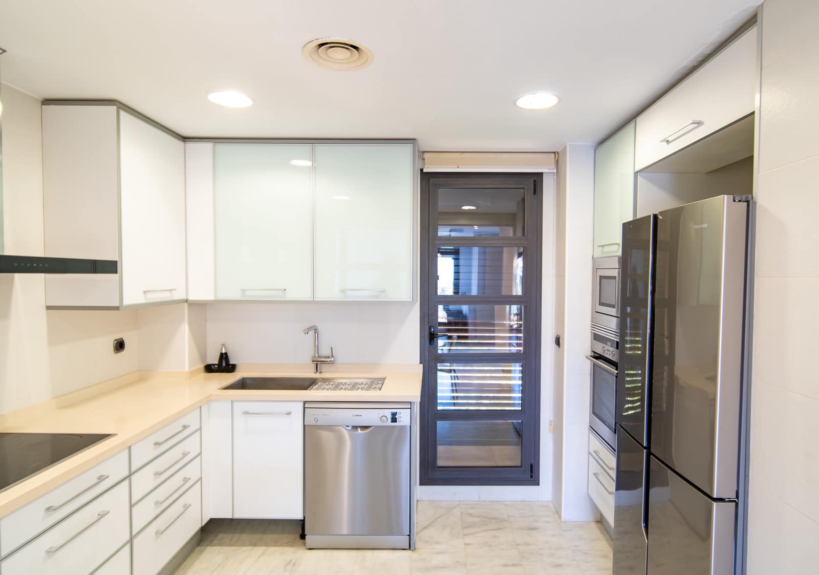 3 soveværelse Penthouse til salg i Arenal med swimmingpool garage - € 999.000 (Ref: 10120474)
