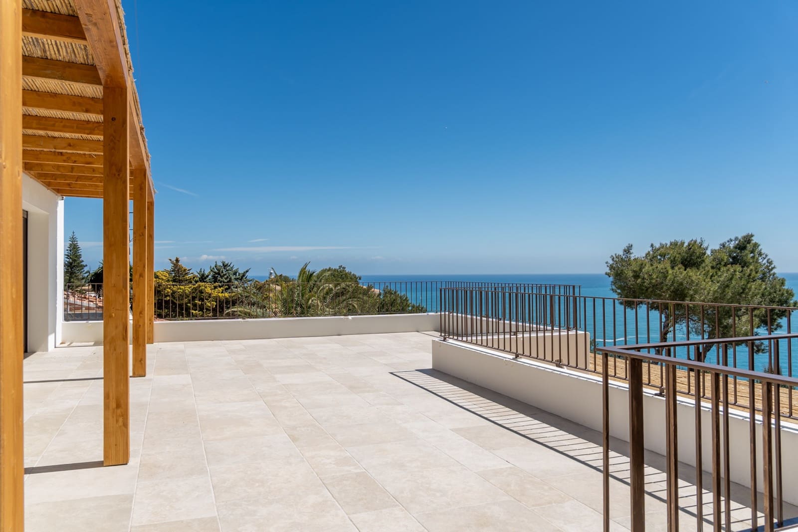 4 chambre Villa/Maison à vendre à Ambolo avec piscine - 1 980 000 € (Ref: 10120479)