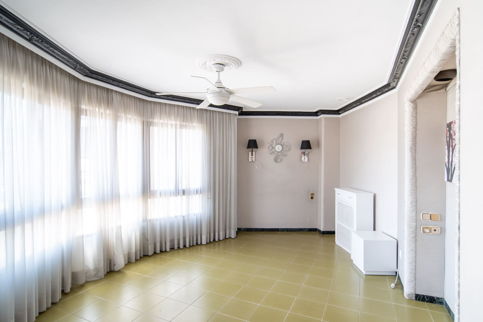 4 bedroom Apartment for sale in Gata de Gorgos with garage - € 450,000 (Ref: 10120486)
