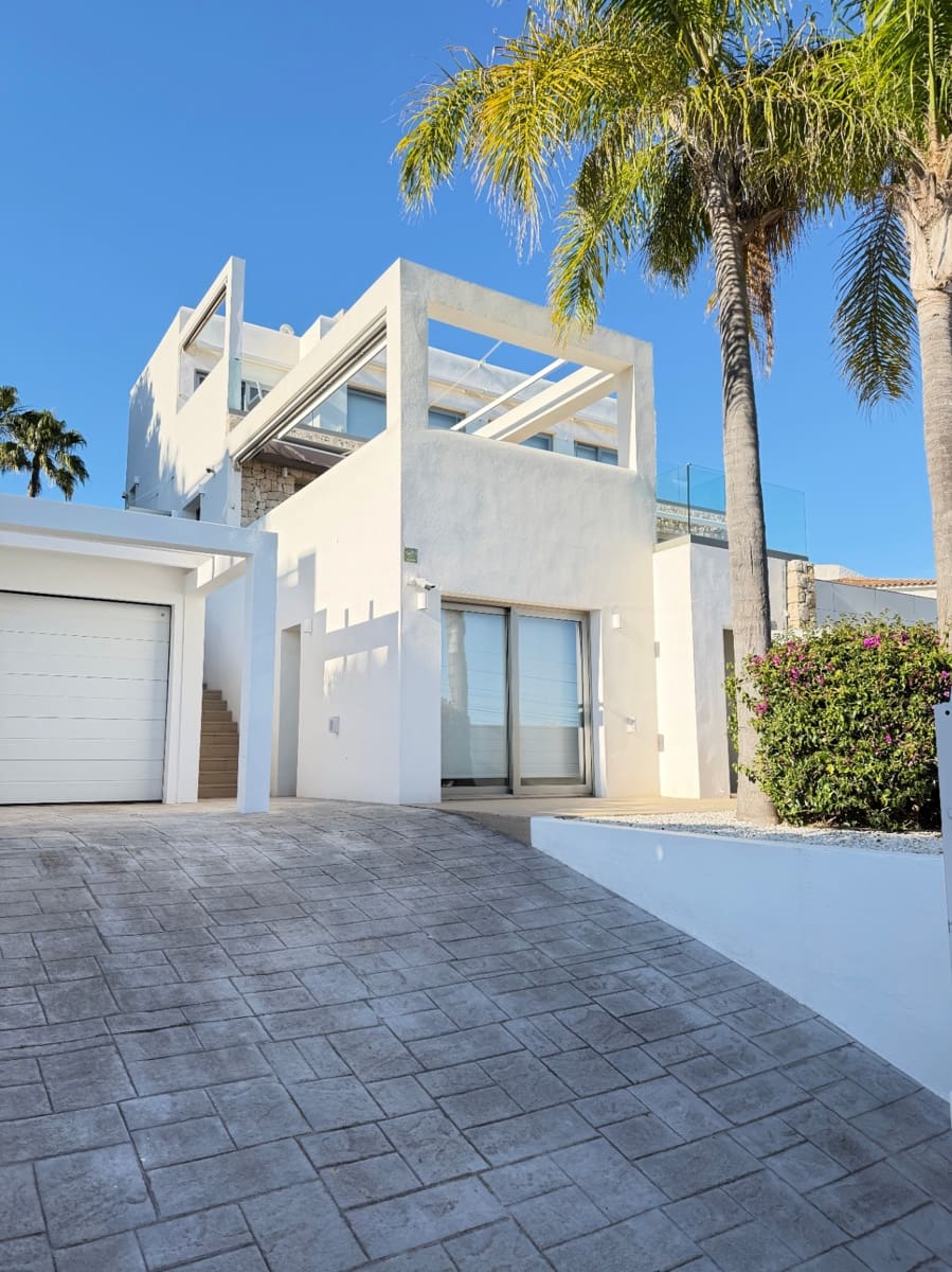 4 soverom Villa til salgs i Javea / Xabia med svømmebasseng garasje - € 1 299 000 (Ref: 10135188)
