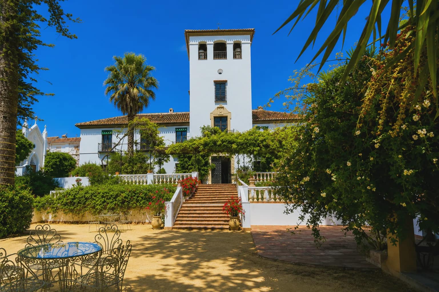 20 Zimmer Hotel zu verkaufen in Otivar mit Pool Garage - 3.495.000 € (Ref: 10022964)