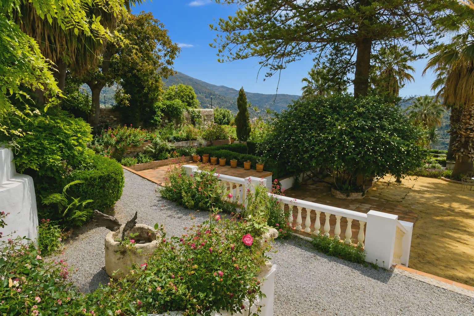 20 Zimmer Hotel zu verkaufen in Otivar mit Pool Garage - 3.495.000 € (Ref: 10022964)