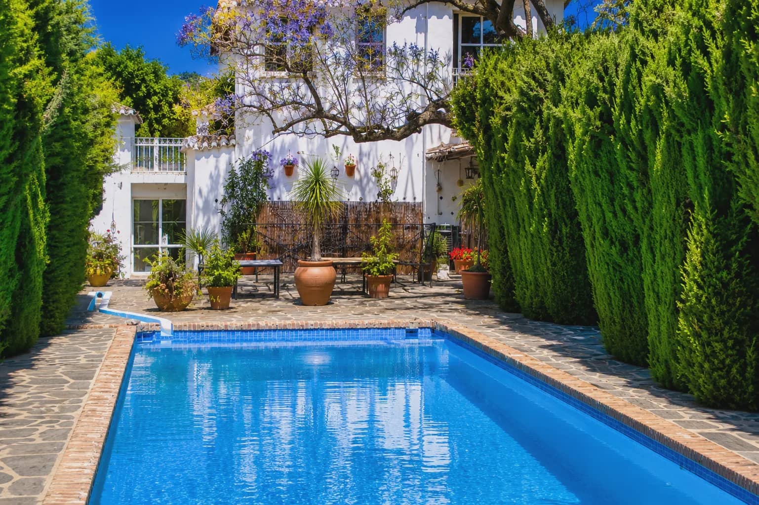 20 Zimmer Hotel zu verkaufen in Otivar mit Pool Garage - 3.495.000 € (Ref: 10022964)