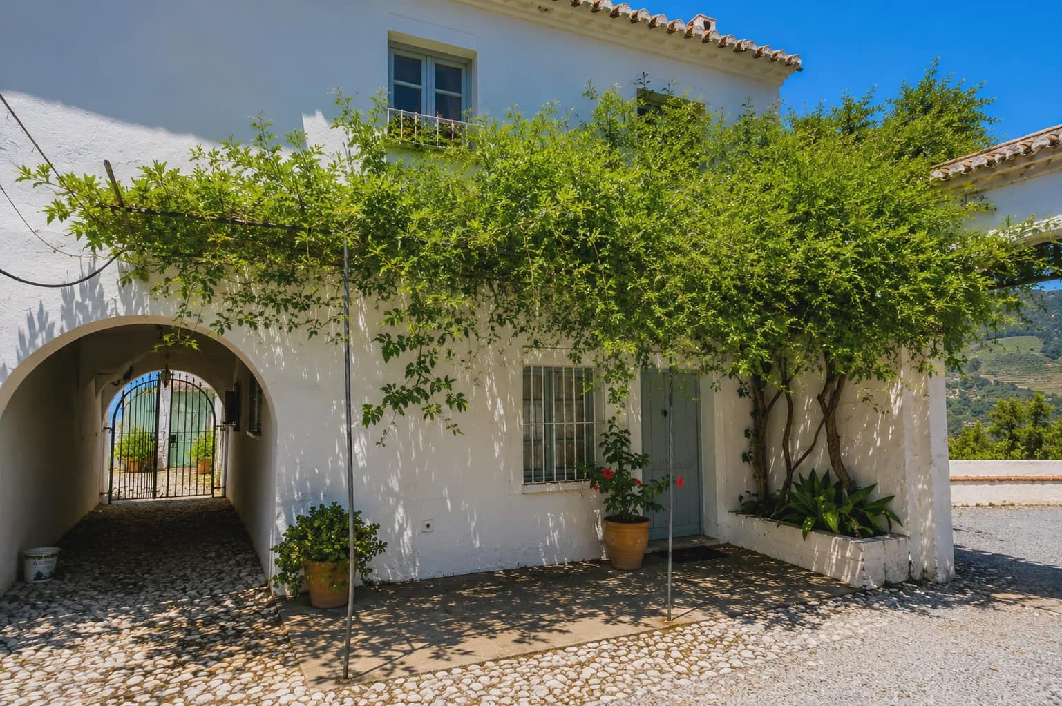20 Zimmer Hotel zu verkaufen in Otivar mit Pool Garage - 3.495.000 € (Ref: 10022964)