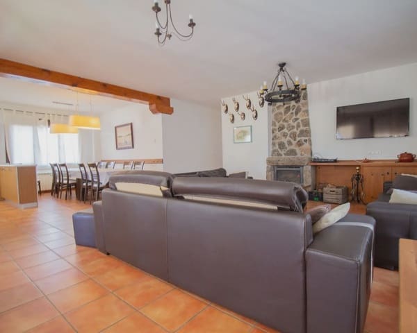 9 bedroom Finca/Country House for sale in Navaluenga with pool - € 545,000 (Ref: 10022967)