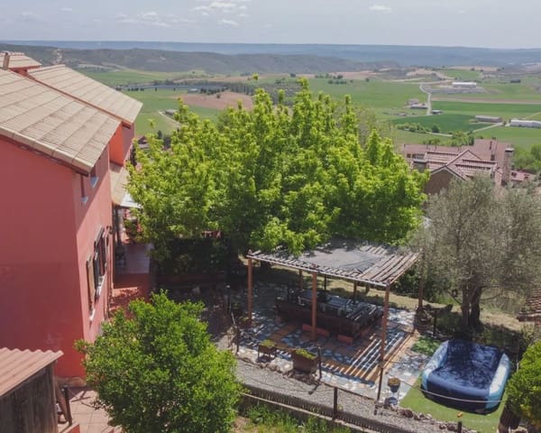 10 quarto Casa em Banda para venda em Cogolludo com garagem - 320 000 € (Ref: 10022969)