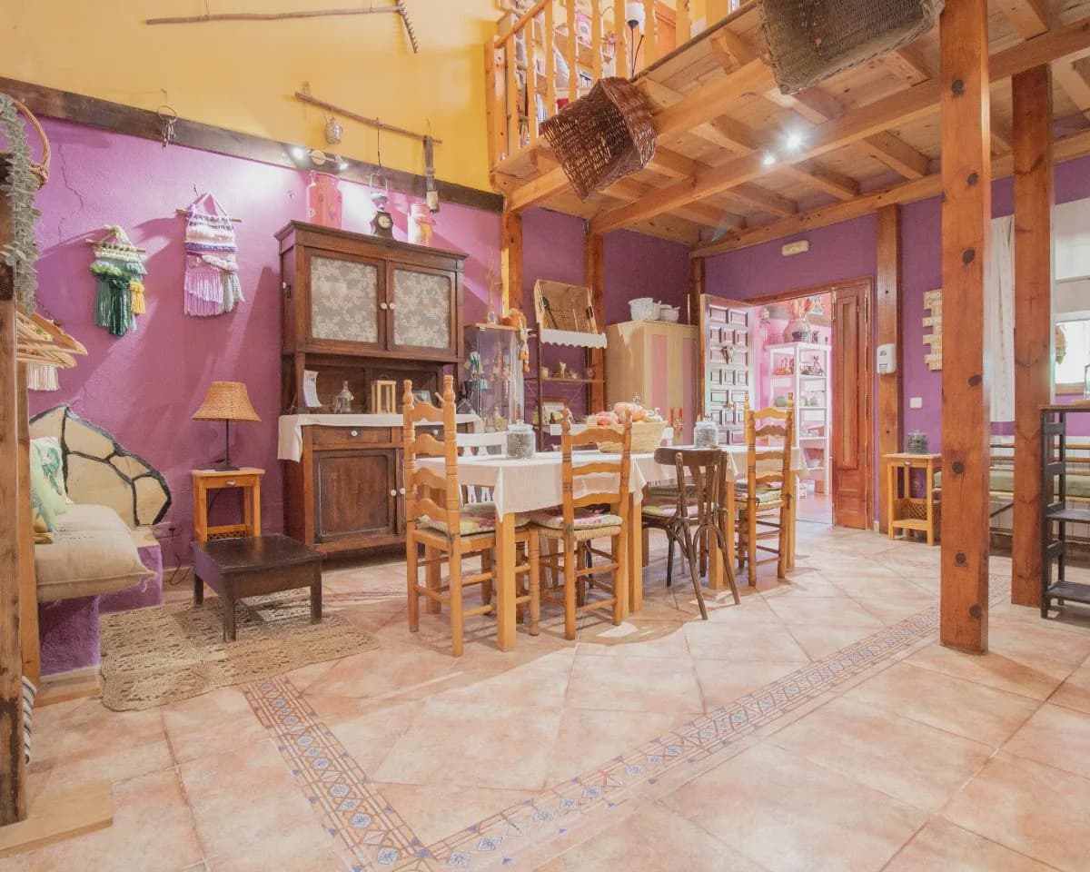 10 bedroom Townhouse for sale in Cogolludo with garage - € 320,000 (Ref: 10022969)