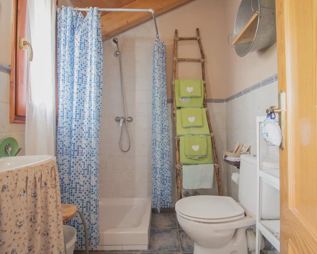 10 bedroom Townhouse for sale in Cogolludo with garage - € 320,000 (Ref: 10022969)
