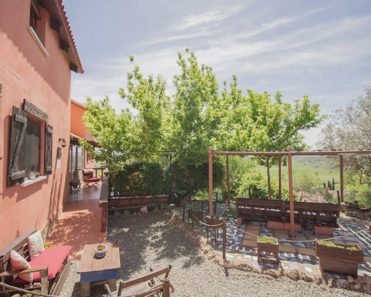 10 bedroom Townhouse for sale in Cogolludo with garage - € 320,000 (Ref: 10022969)
