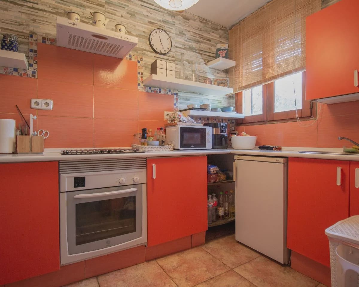 10 bedroom Townhouse for sale in Cogolludo with garage - € 320,000 (Ref: 10022969)