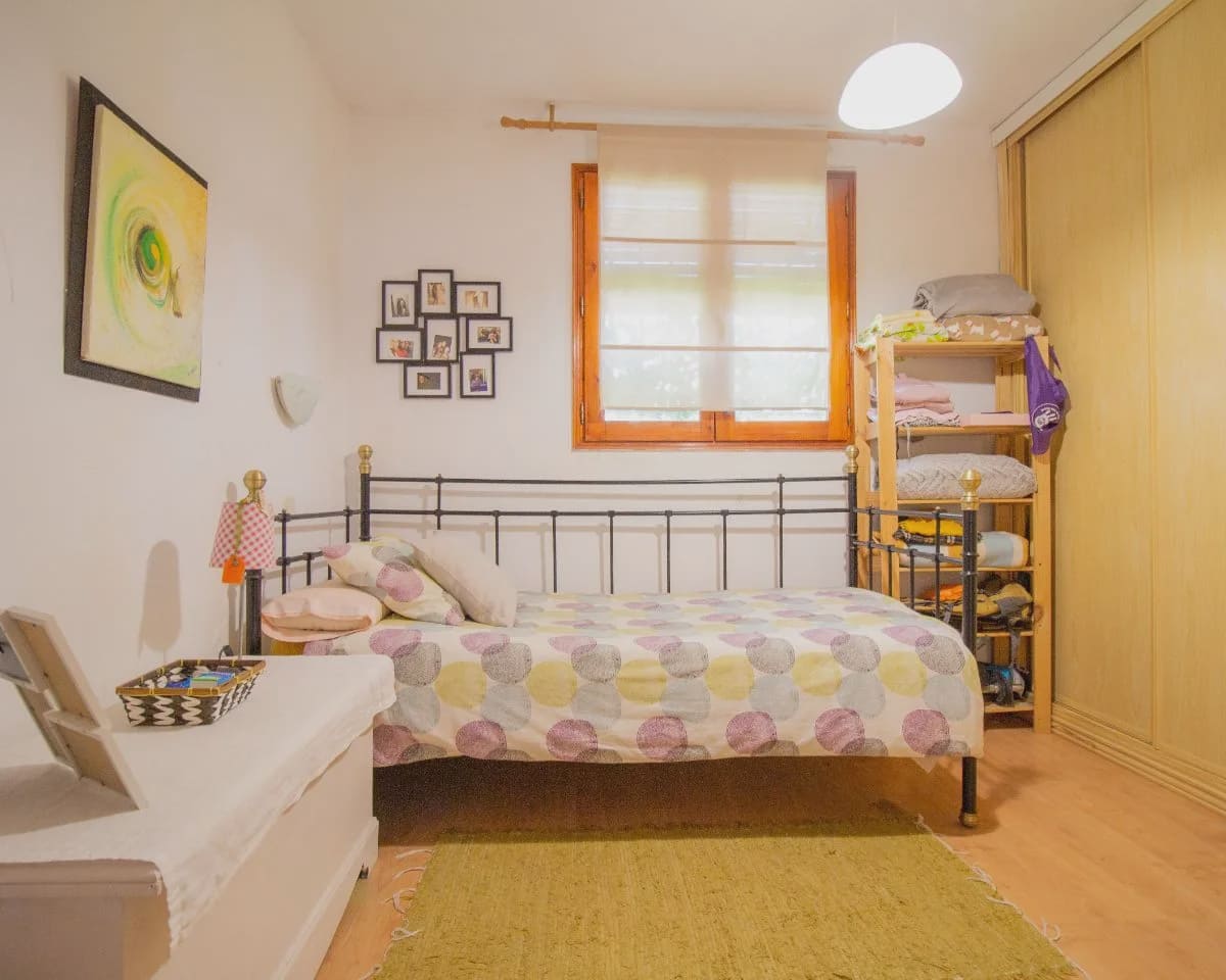10 bedroom Townhouse for sale in Cogolludo with garage - € 320,000 (Ref: 10022969)