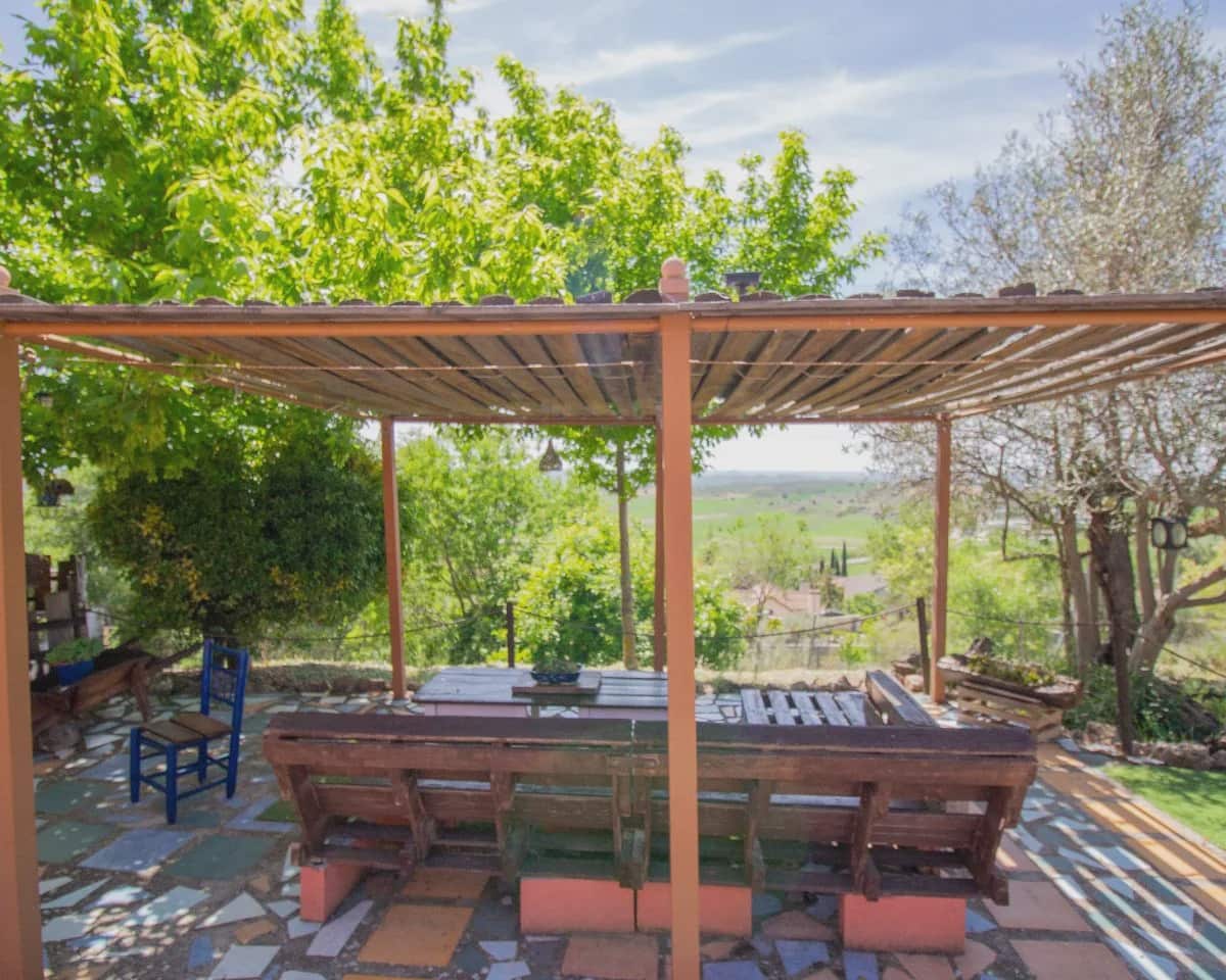 10 bedroom Townhouse for sale in Cogolludo with garage - € 320,000 (Ref: 10022969)