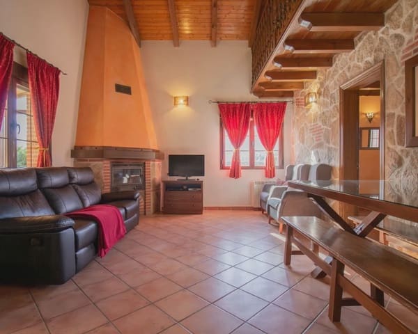 5 bedroom Finca/Country House for sale in Burgohondo with pool garage - € 410,000 (Ref: 10022970)