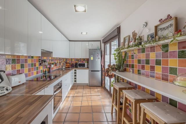 4 makuuhuone Omakotitalo myytävänä paikassa Granada kaupunki - 750 000 € (Ref: 10022976)