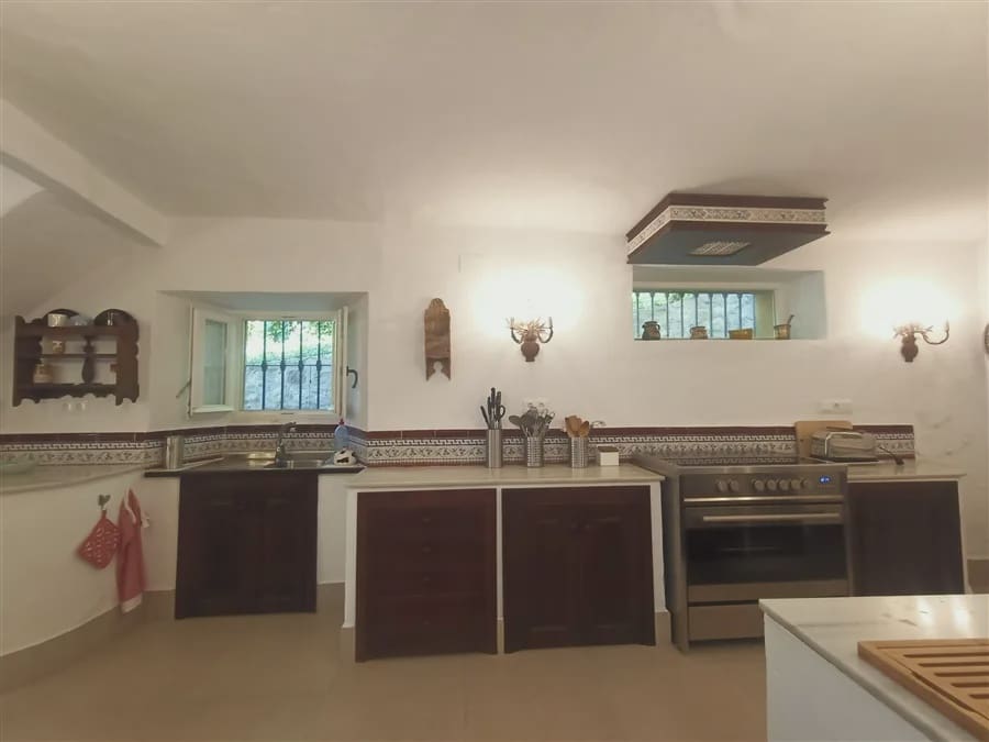 8 bedroom Finca/Country House for sale in Gaucin with pool - € 2,800,000 (Ref: 10022979)