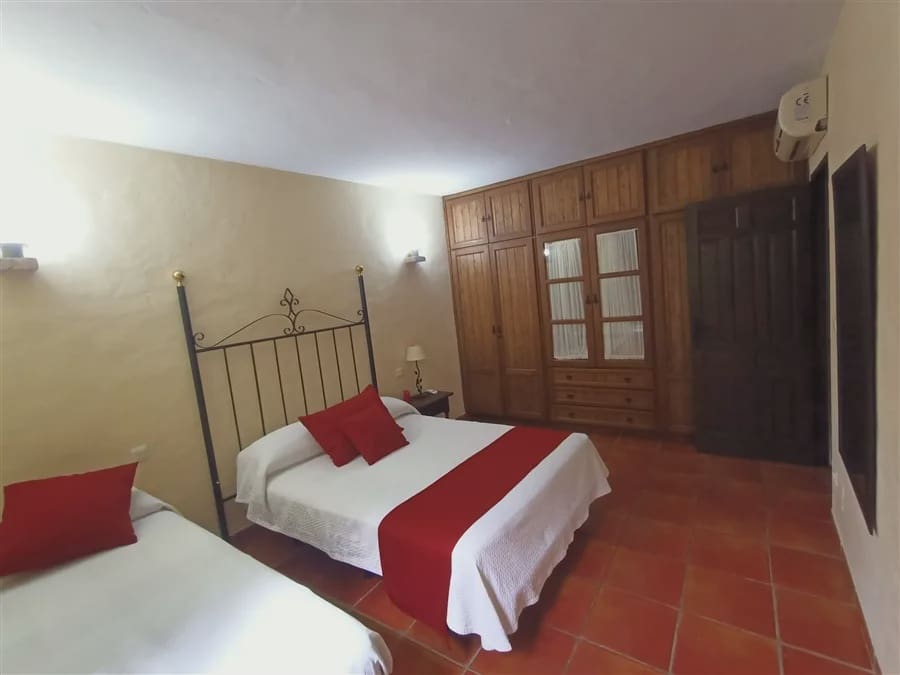 5 sypialnia Finka/Dom wiejski na sprzedaż w Jimena de la Frontera z basenem garażem - 890 000 € (Ref: 10022980)