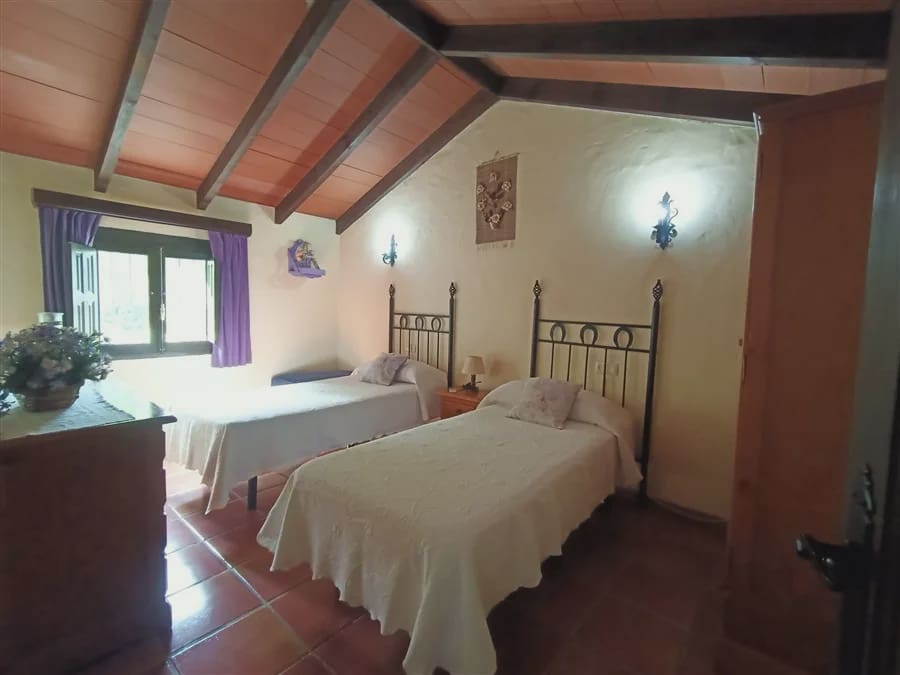 5 sypialnia Finka/Dom wiejski na sprzedaż w Jimena de la Frontera z basenem garażem - 890 000 € (Ref: 10022980)