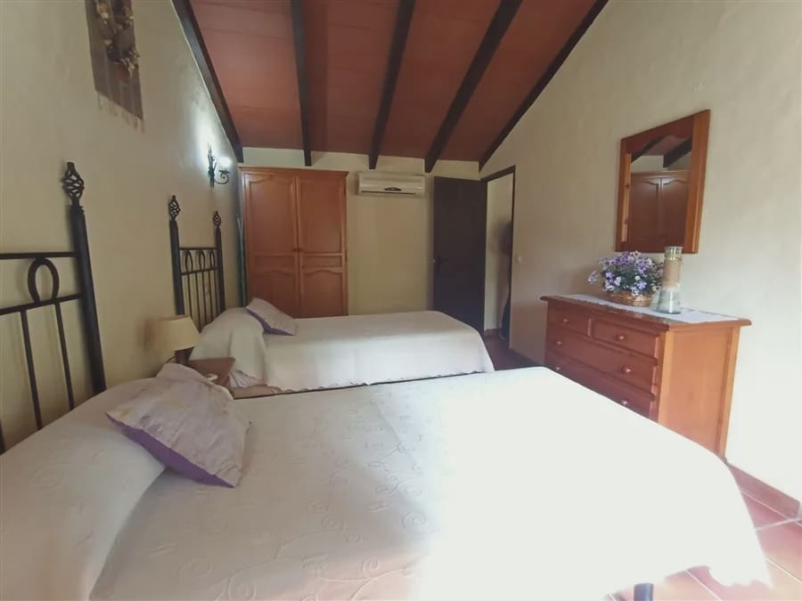 5 sypialnia Finka/Dom wiejski na sprzedaż w Jimena de la Frontera z basenem garażem - 890 000 € (Ref: 10022980)
