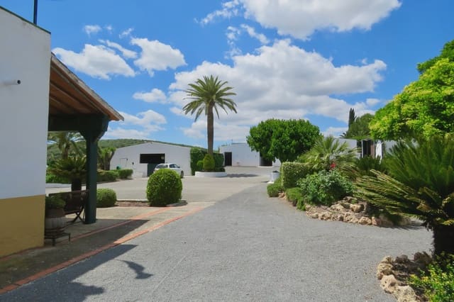 11 bedroom Finca/Country House for sale in Lucena with pool garage - € 950,000 (Ref: 10022982)