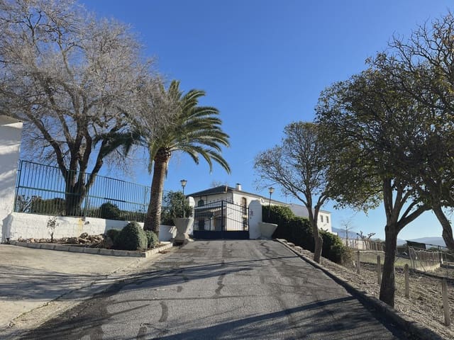 11 bedroom Finca/Country House for sale in Lucena with pool garage - € 950,000 (Ref: 10022982)