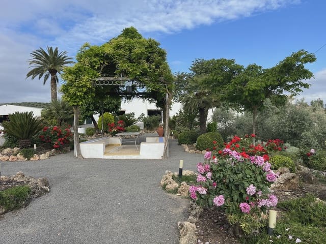 11 bedroom Finca/Country House for sale in Lucena with pool garage - € 950,000 (Ref: 10022982)