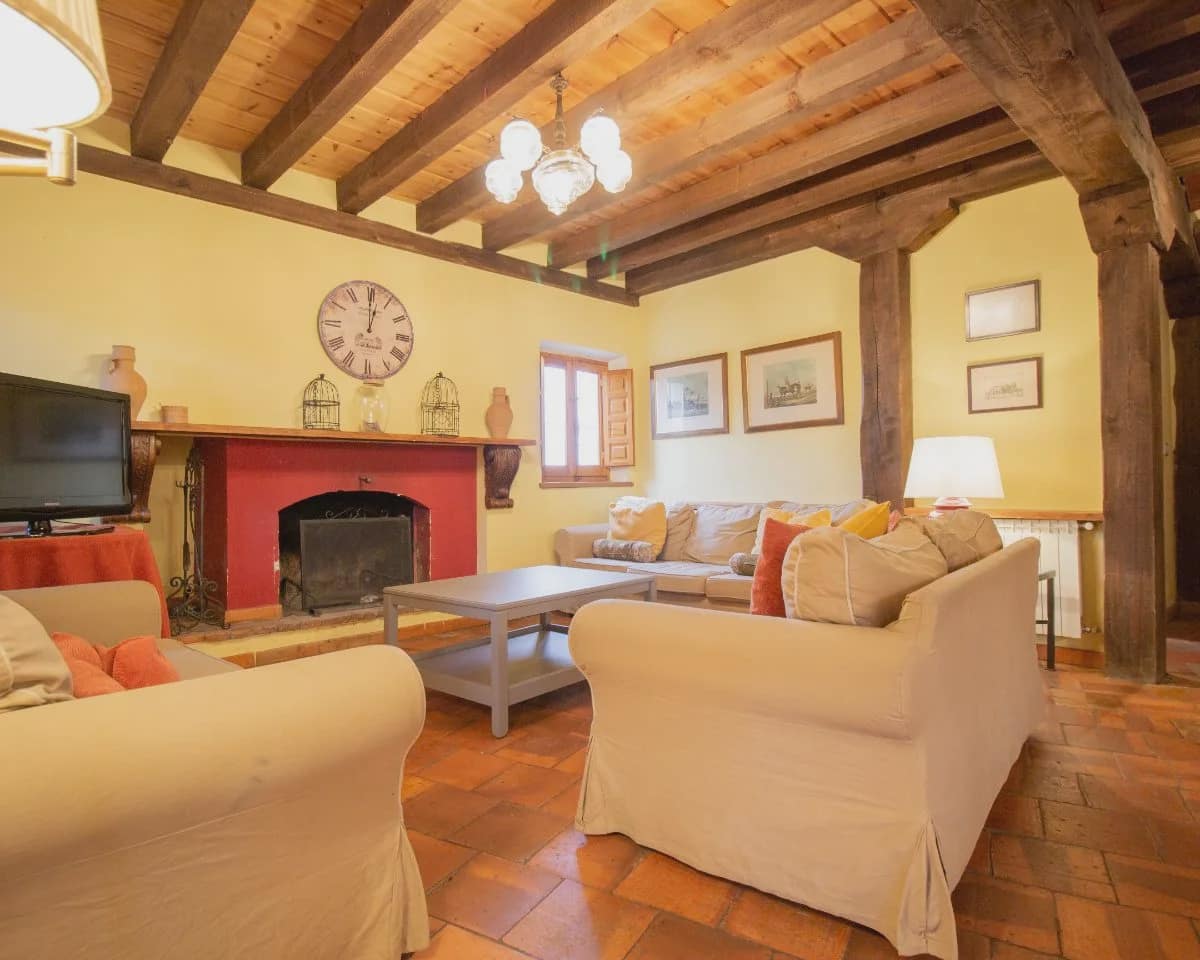5 bedroom Townhouse for sale in Cubillo with pool - € 420,000 (Ref: 10022984)