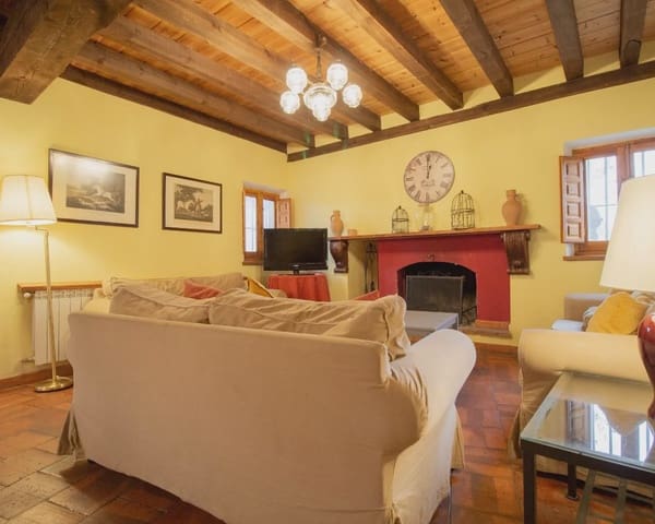 5 quarto Casa em Banda para venda em Cubillo com piscina - 420 000 € (Ref: 10022984)
