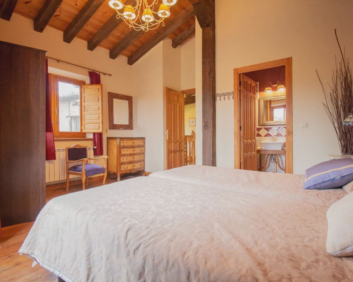 5 bedroom Townhouse for sale in Cubillo with pool - € 420,000 (Ref: 10022984)