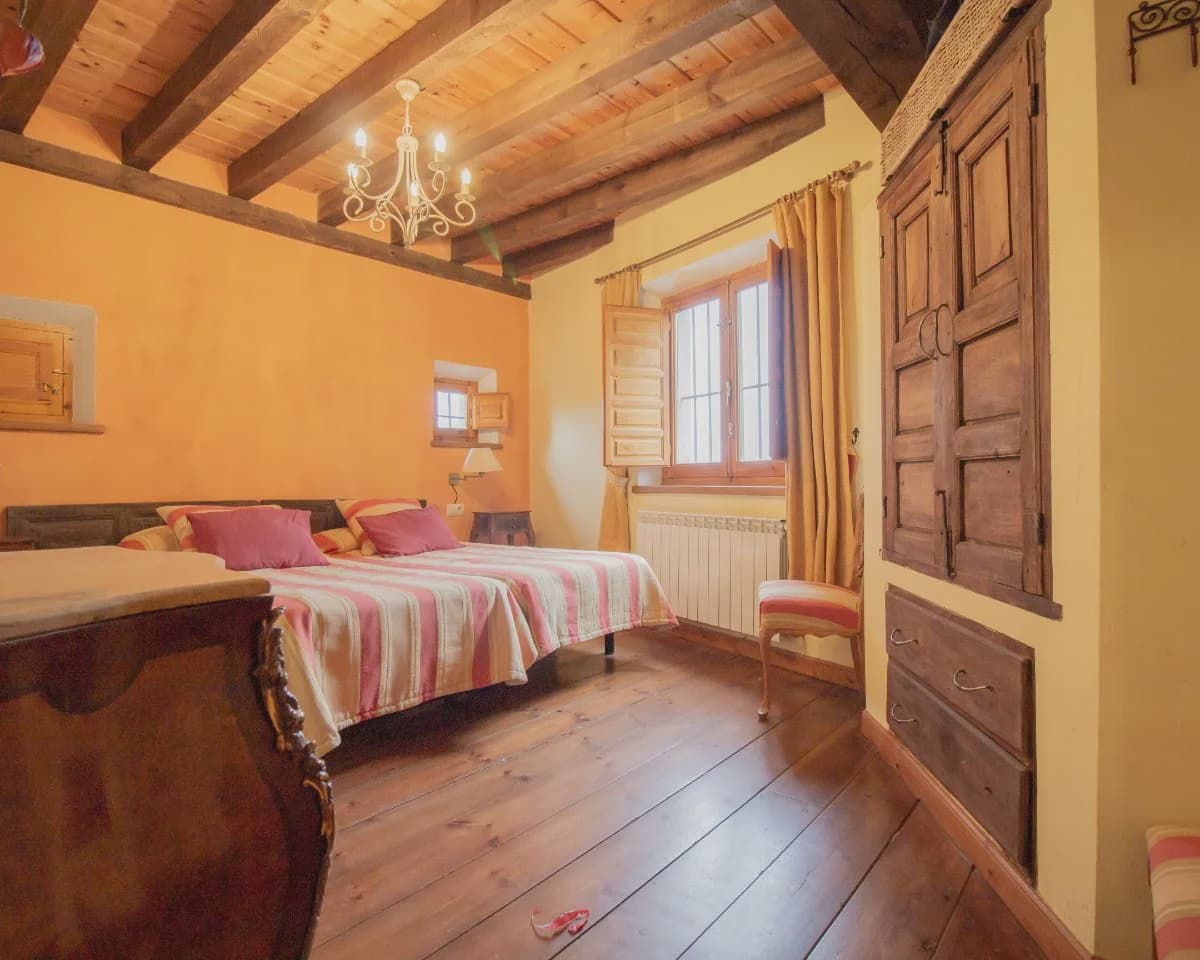5 bedroom Townhouse for sale in Cubillo with pool - € 420,000 (Ref: 10022984)