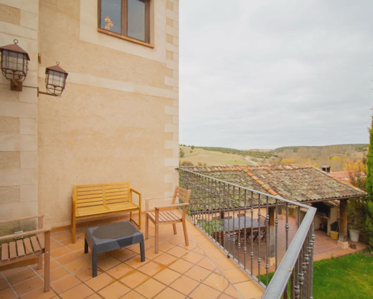5 bedroom Townhouse for sale in Cubillo with pool - € 420,000 (Ref: 10022984)