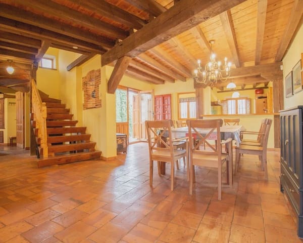 5 quarto Casa em Banda para venda em Cubillo com piscina - 420 000 € (Ref: 10022984)