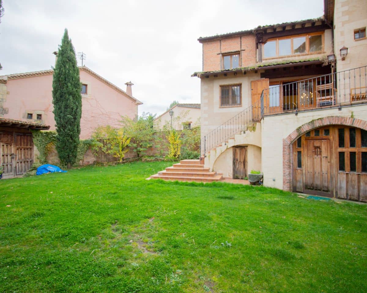 5 bedroom Townhouse for sale in Cubillo with pool - € 420,000 (Ref: 10022984)