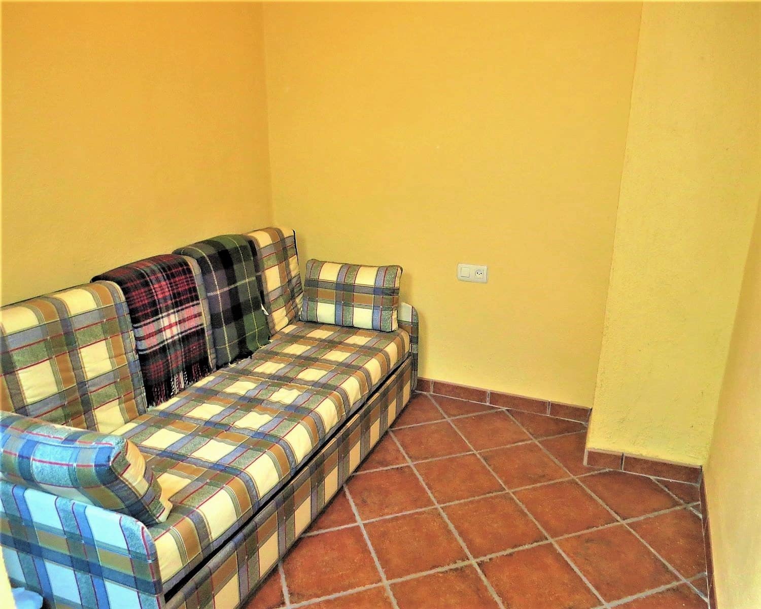 4 bedroom Townhouse for sale in Cadiar - € 78,000 (Ref: 10039139)