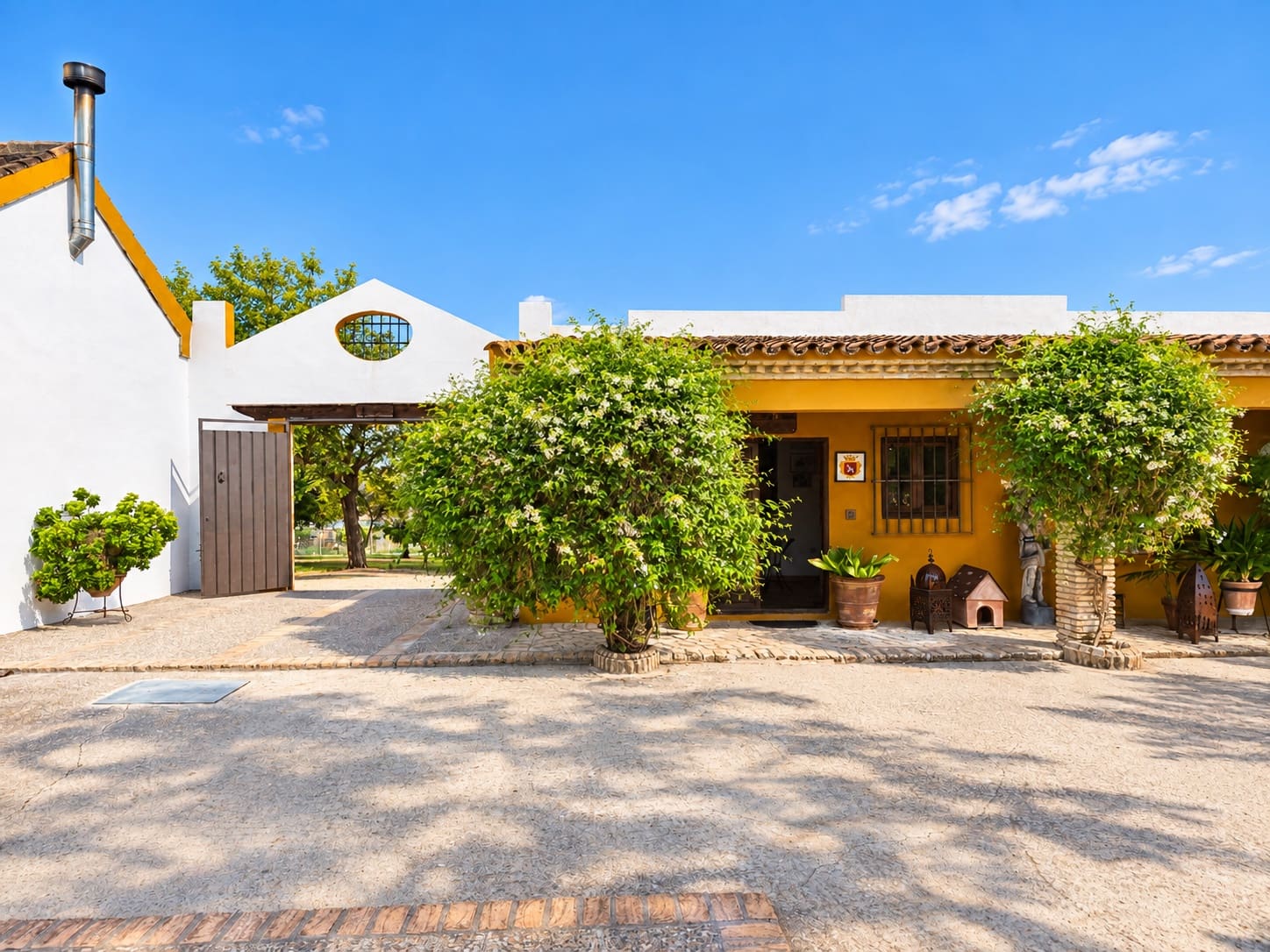 Finca/Casa Rural de 5 habitaciones en Morón de la Frontera en venta con piscina - 699.000 € (Ref: 10099139)