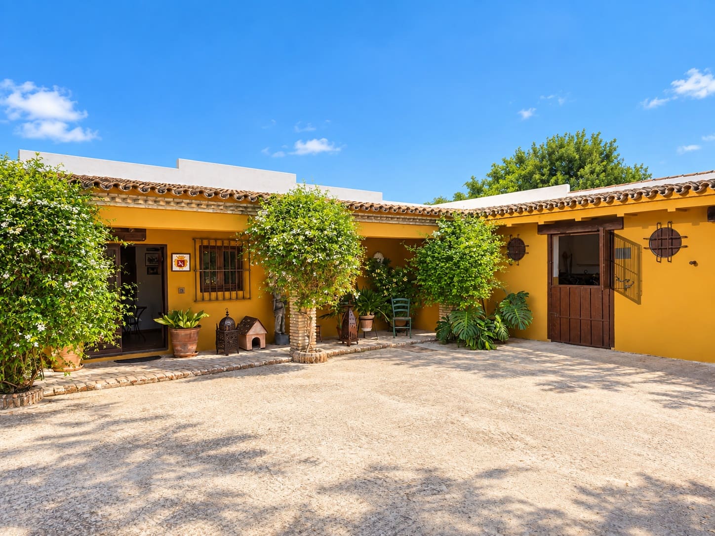 Finca/Casa Rural de 5 habitaciones en Morón de la Frontera en venta con piscina - 699.000 € (Ref: 10099139)