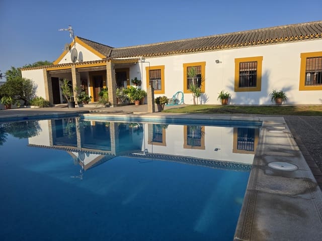 Finca/Casa Rural de 5 habitaciones en Morón de la Frontera en venta con piscina - 699.000 € (Ref: 10099139)