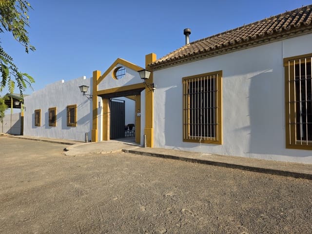 Finca/Casa Rural de 5 habitaciones en Morón de la Frontera en venta con piscina - 699.000 € (Ref: 10099139)