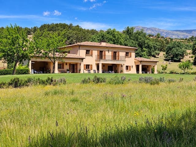 8 chambre Finca/Maison de Campagne à vendre à Villanueva de la Vera avec piscine garage - 1 450 000 € (Ref: 10101088)