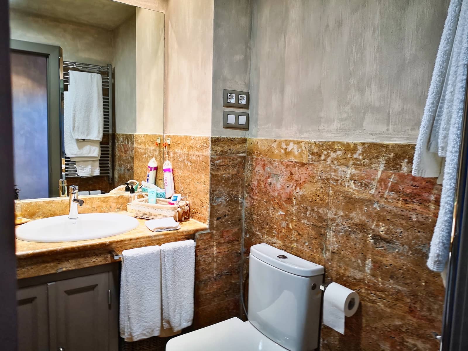 8 bedroom Finca/Country House for sale in Villanueva de la Vera with pool garage - € 1,450,000 (Ref: 10101088)