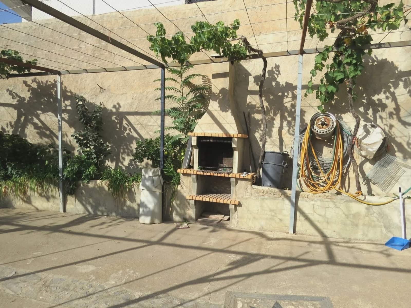 4 bedroom Townhouse for sale in Mecina Bombaron with garage - € 100,000 (Ref: 10138925)