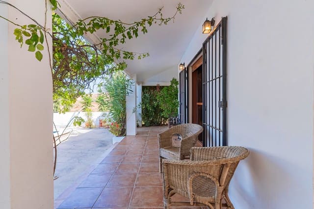 Finca/Casa Rural de 4 habitaciones en Valle de Abdalajís en venta con piscina - 420.000 € (Ref: 10168943)
